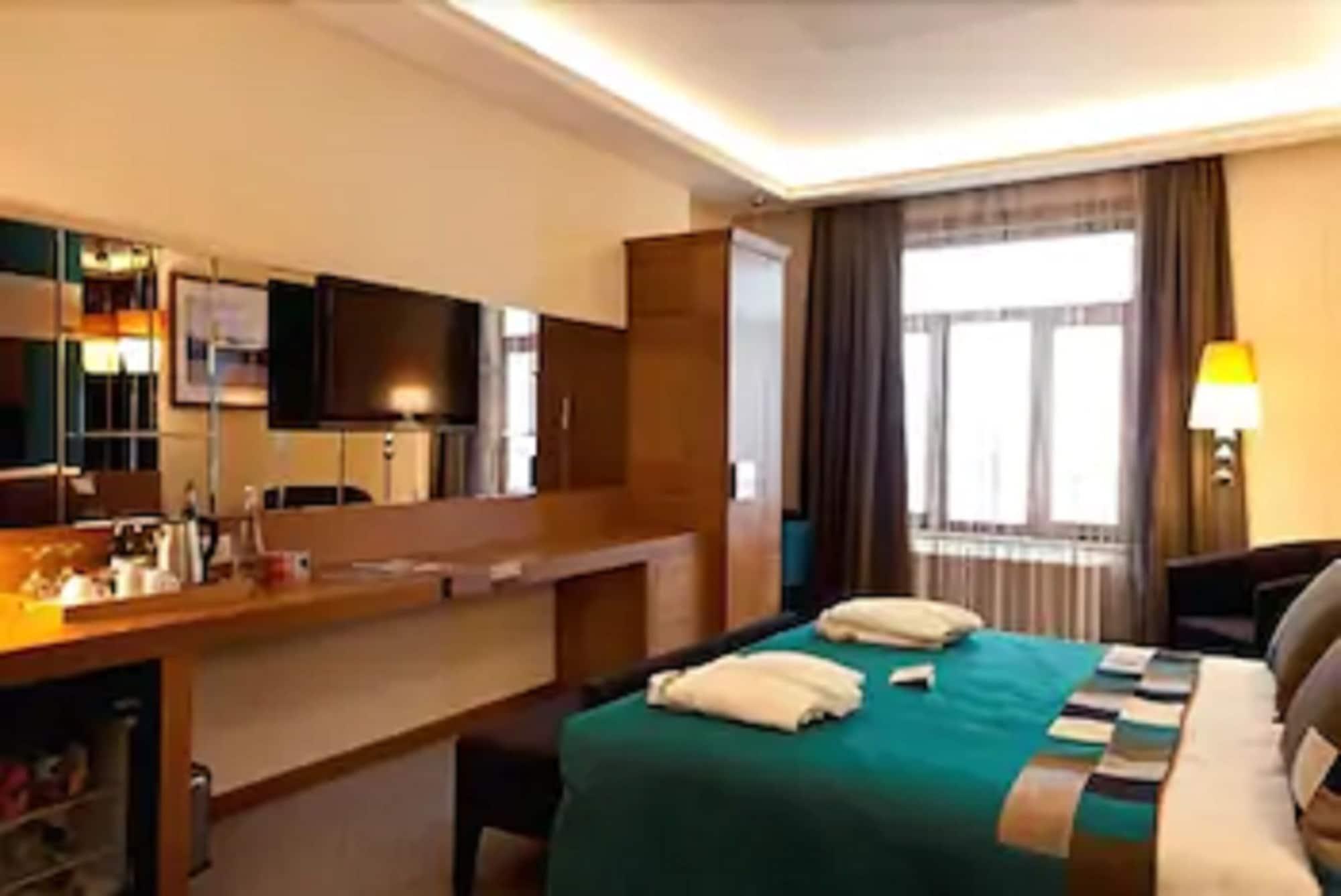 Collage Pera Hotel İstanbul Dış mekan fotoğraf