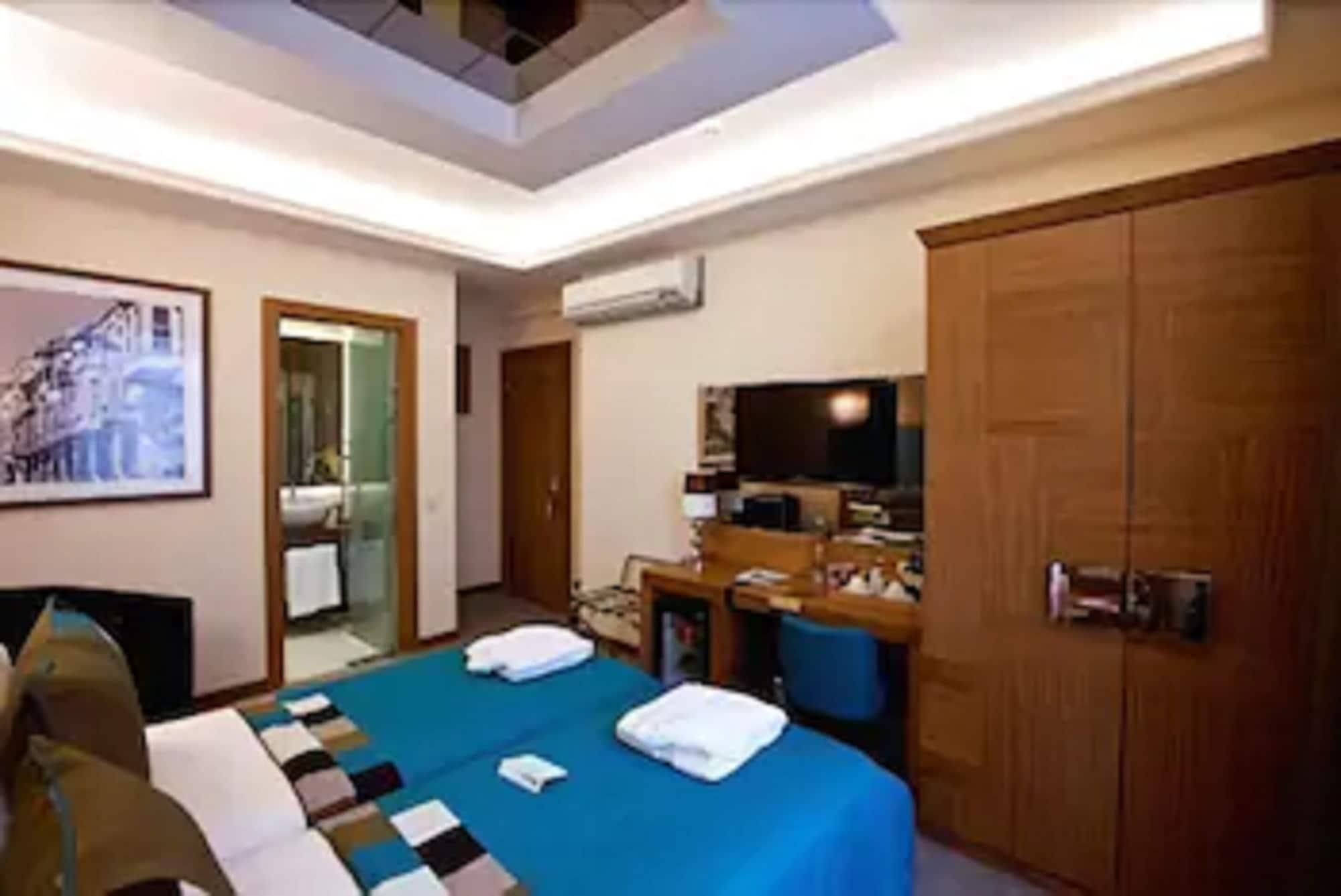 Collage Pera Hotel İstanbul Dış mekan fotoğraf