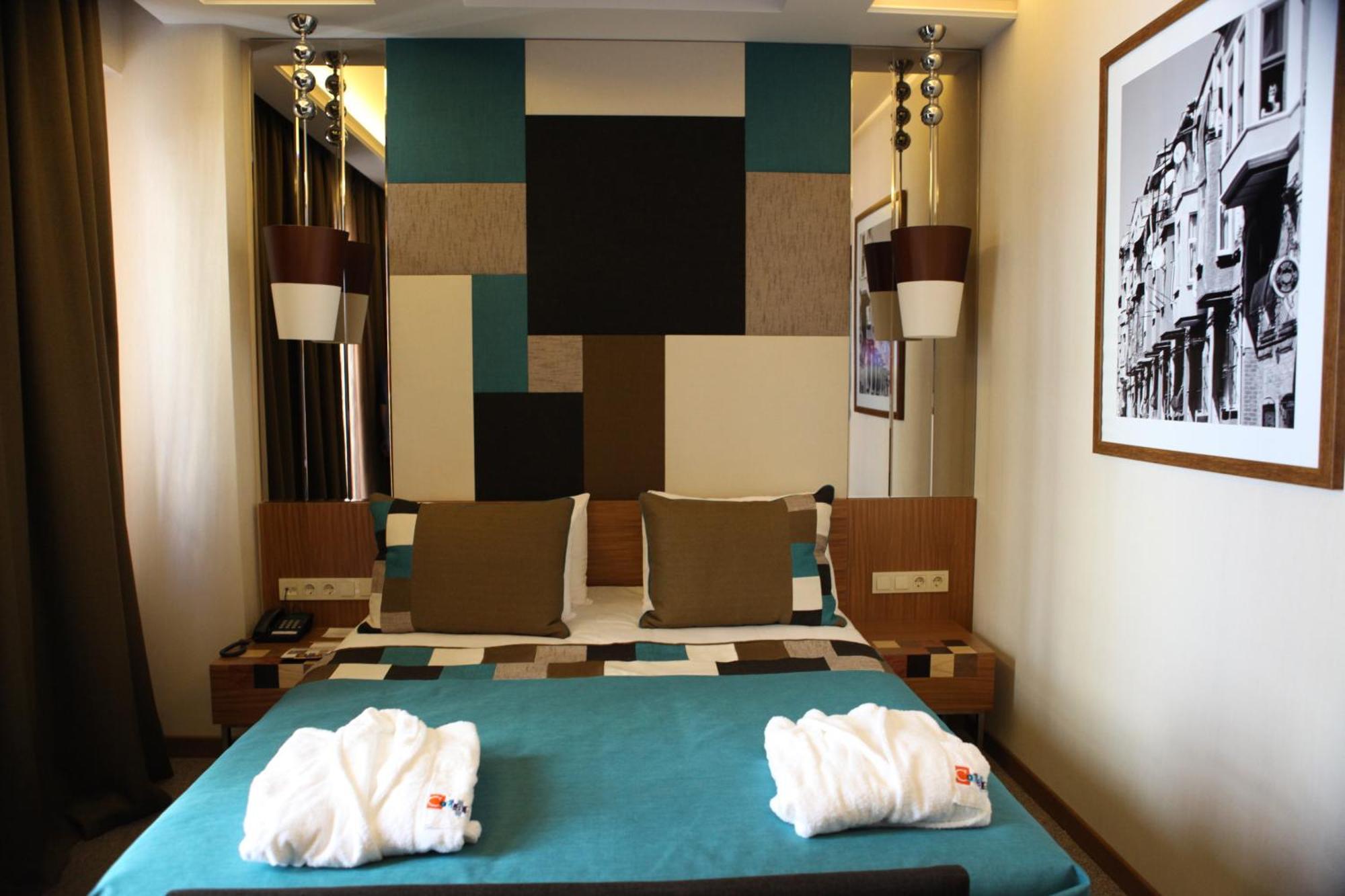 Collage Pera Hotel İstanbul Dış mekan fotoğraf