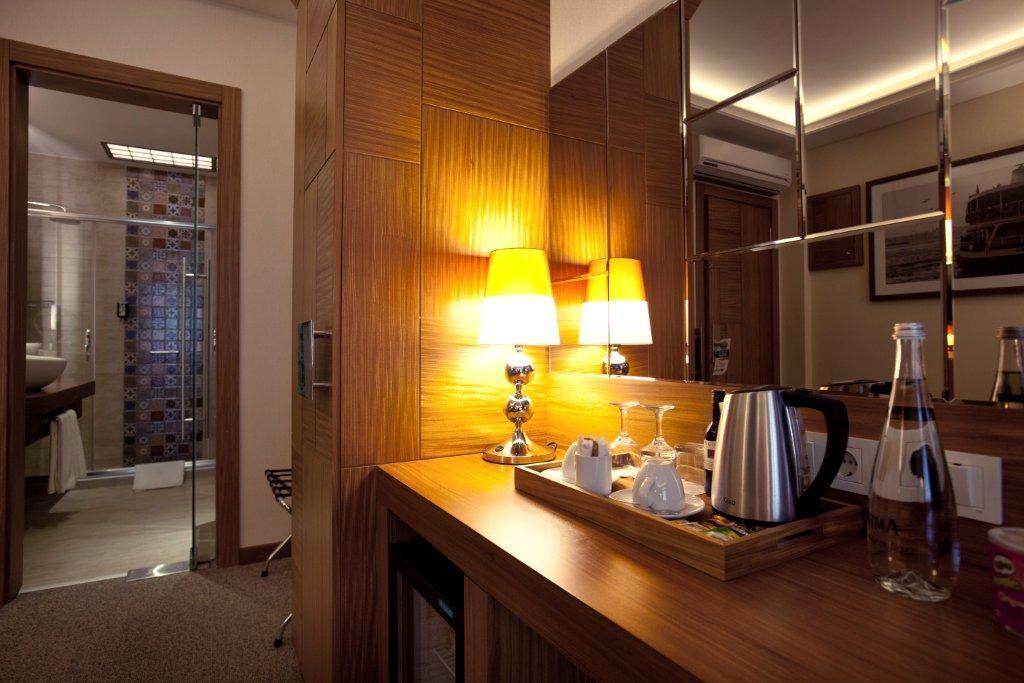 Collage Pera Hotel İstanbul Dış mekan fotoğraf